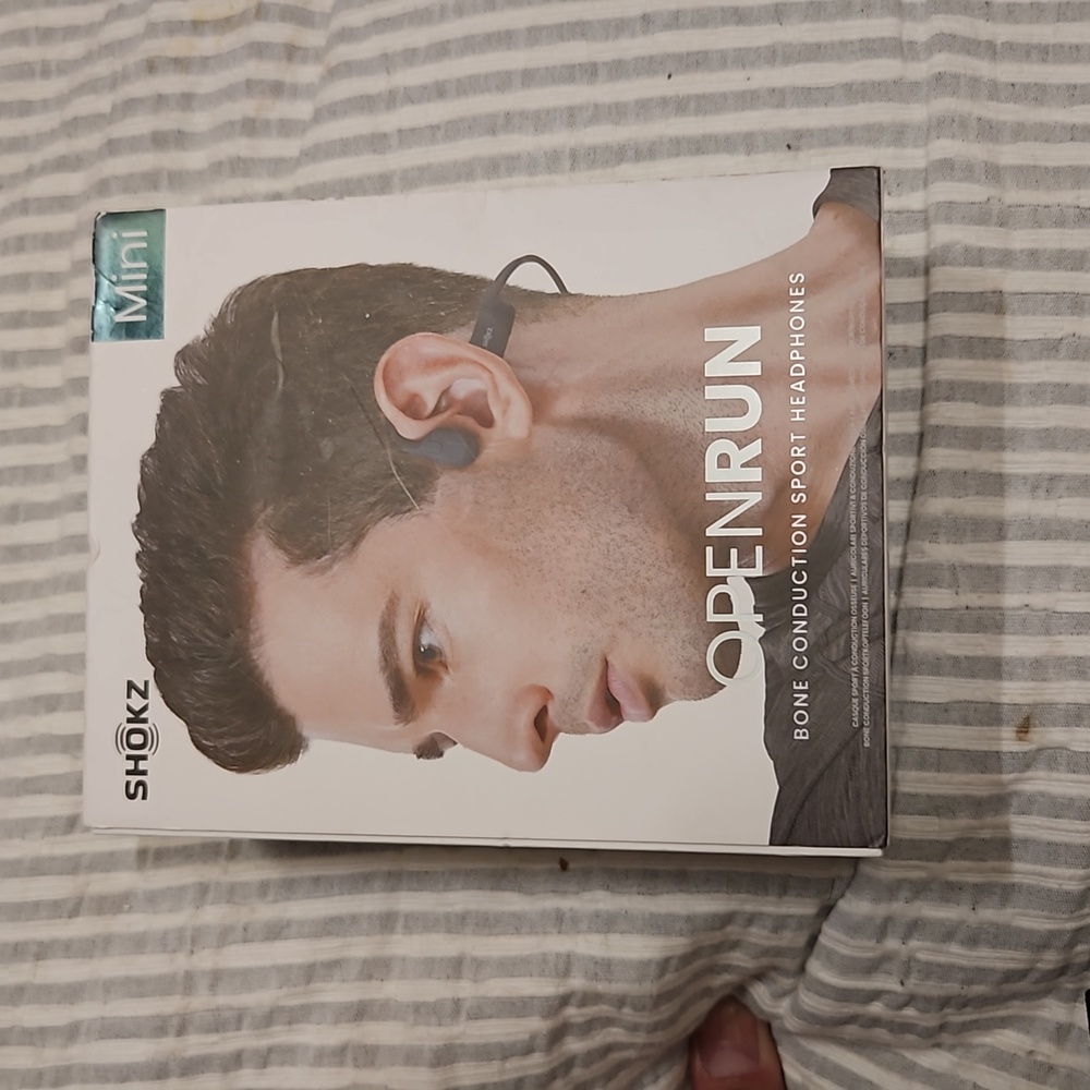 Open run shoks headphones